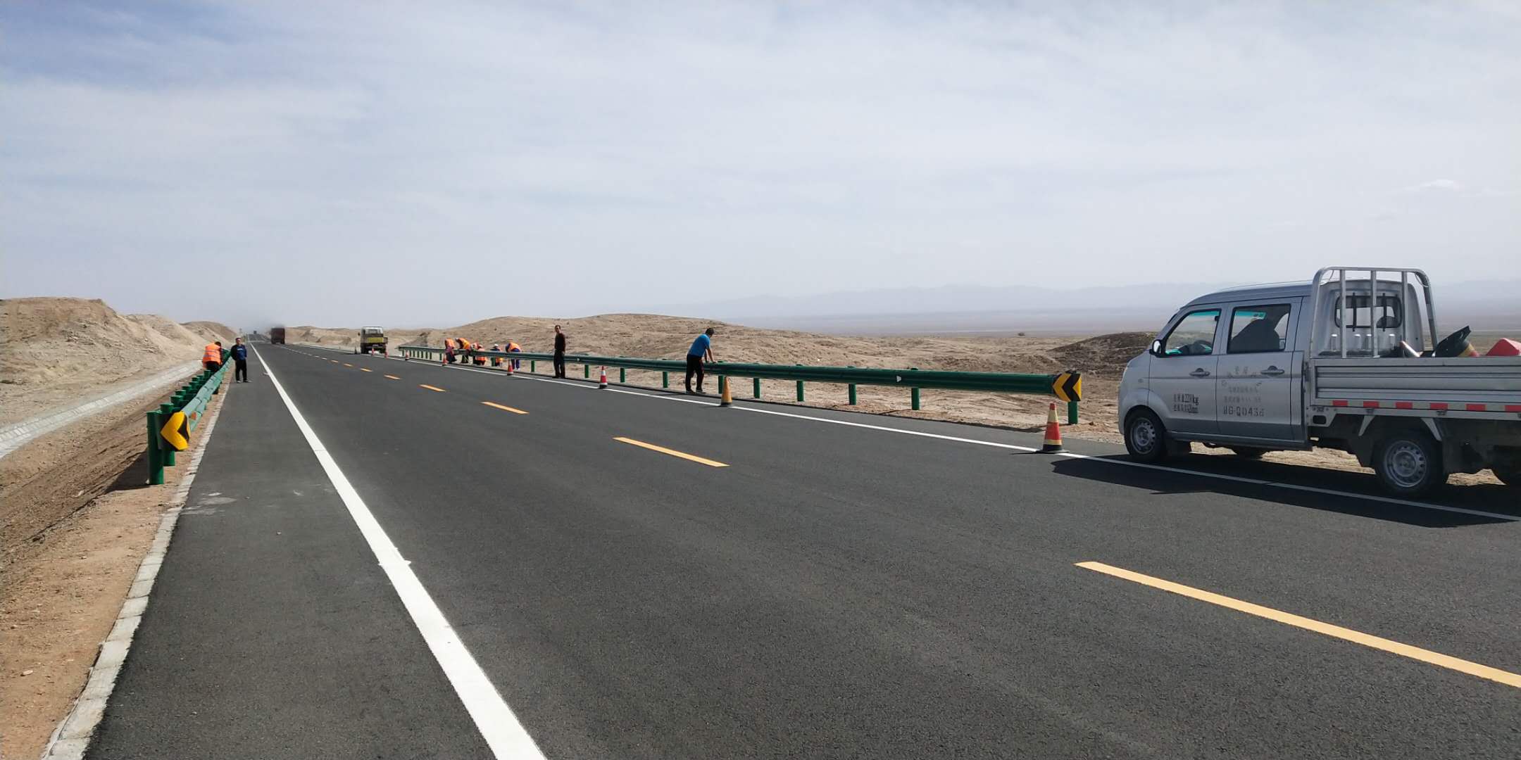 省道228線巴丹吉林鎮(zhèn)至金昌（蒙甘界）二級公路