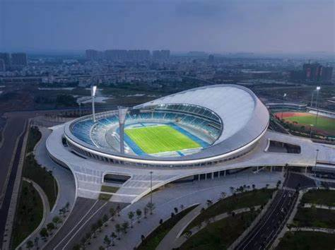 ?？谑形逶春悠瑓^(qū)棚戶區(qū)（城中村）改造項目-文體中心項目一期工程體育場項目主體裝修、機電設備工程、運動場、三棟功能配套樓等工程（施工）