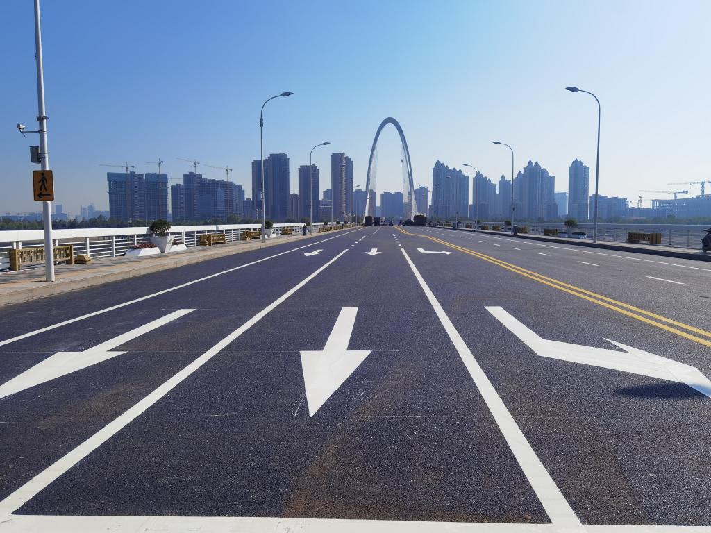 西安浐灞國(guó)際港(浐灞片區(qū))2025-2026年道路清掃保潔服務(wù)項(xiàng)目